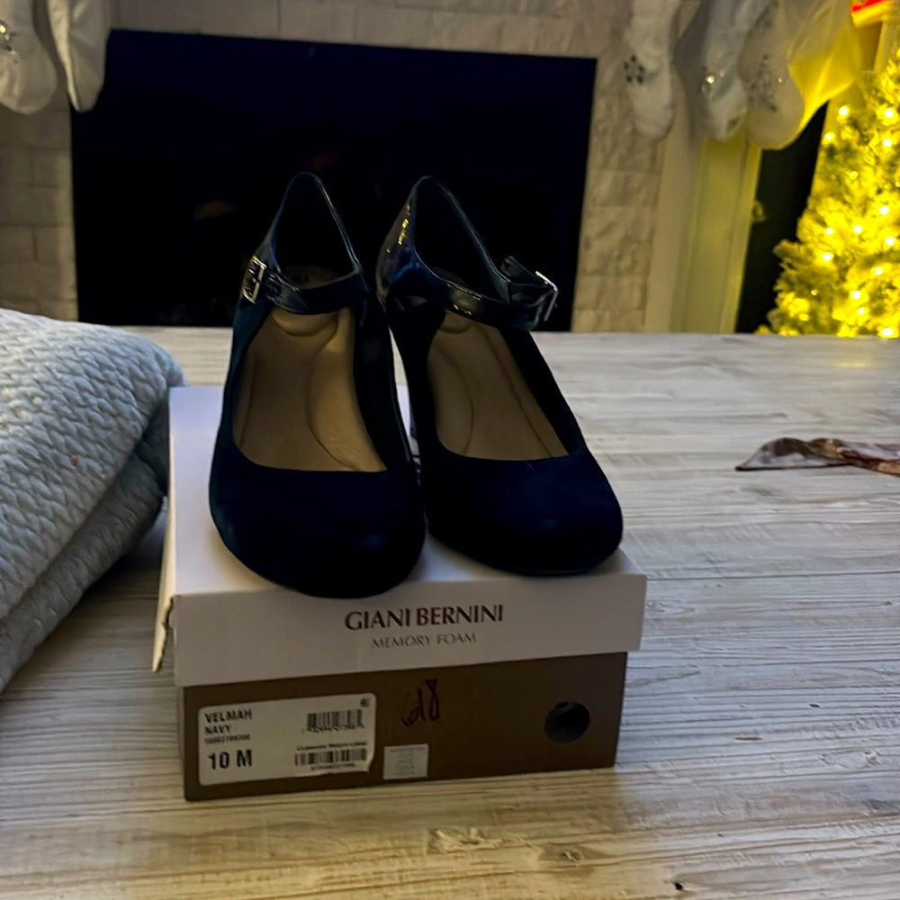 GIANI BERNINI NAVY MARY JANE MEMORY FOAM - size 10
